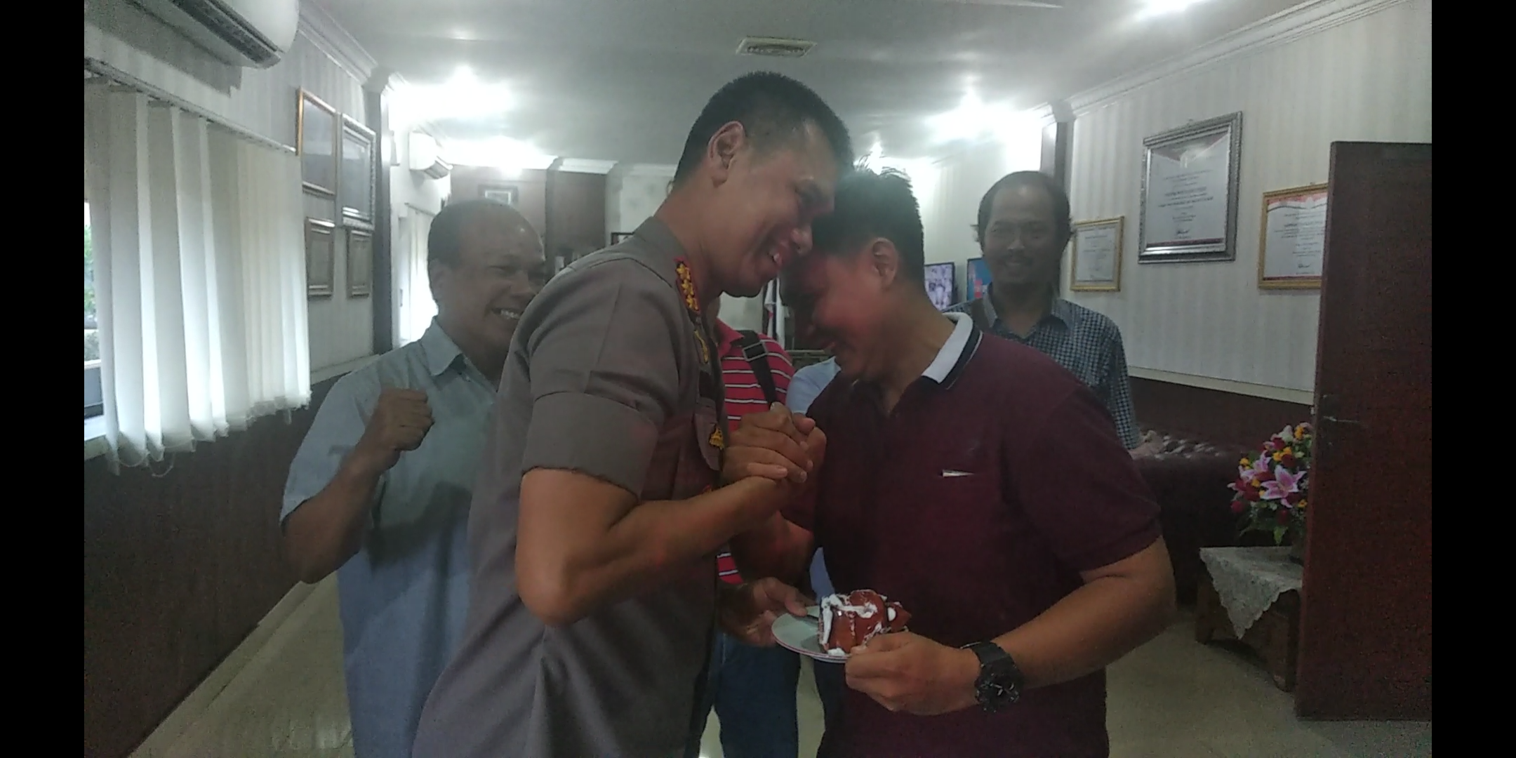 Di HUT Bhayangkara, Kapolrestabes Dapat Ucapan Dari Wartawan