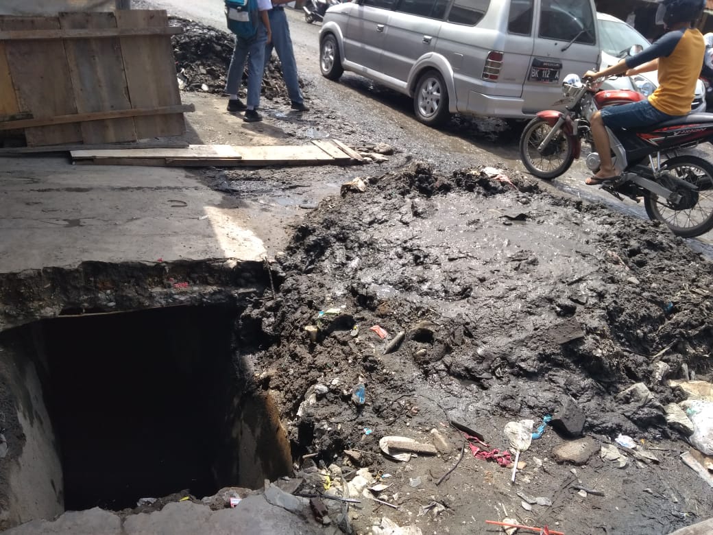 Pengerjaan Drainase di Psr VII Tembung Amburadul, Camat: Harusnya Warga Bersyukur