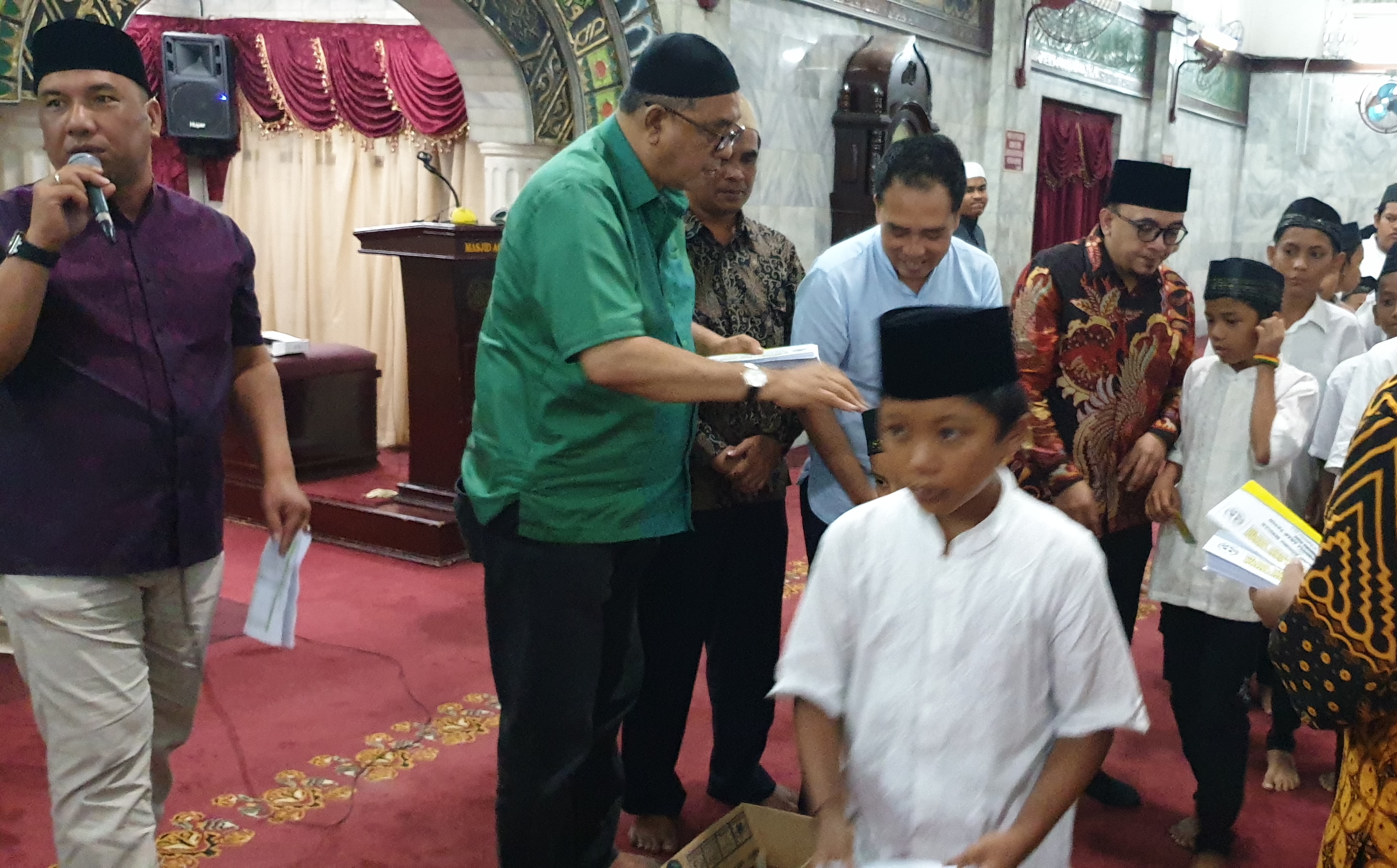 BKM Mesjid Agung Santuni 1.030 Anak Yatim Piatu