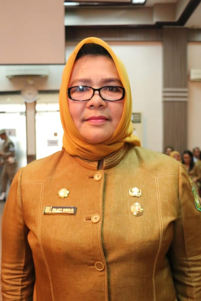 Kadis Koperasi Edliaty Buka UKM Expo 