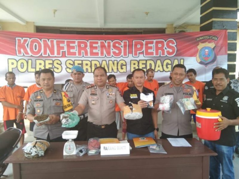 9 Pelaku Kasus Narkoba Ditangkap Polres Sergai, 1 Tersangka Ditembak