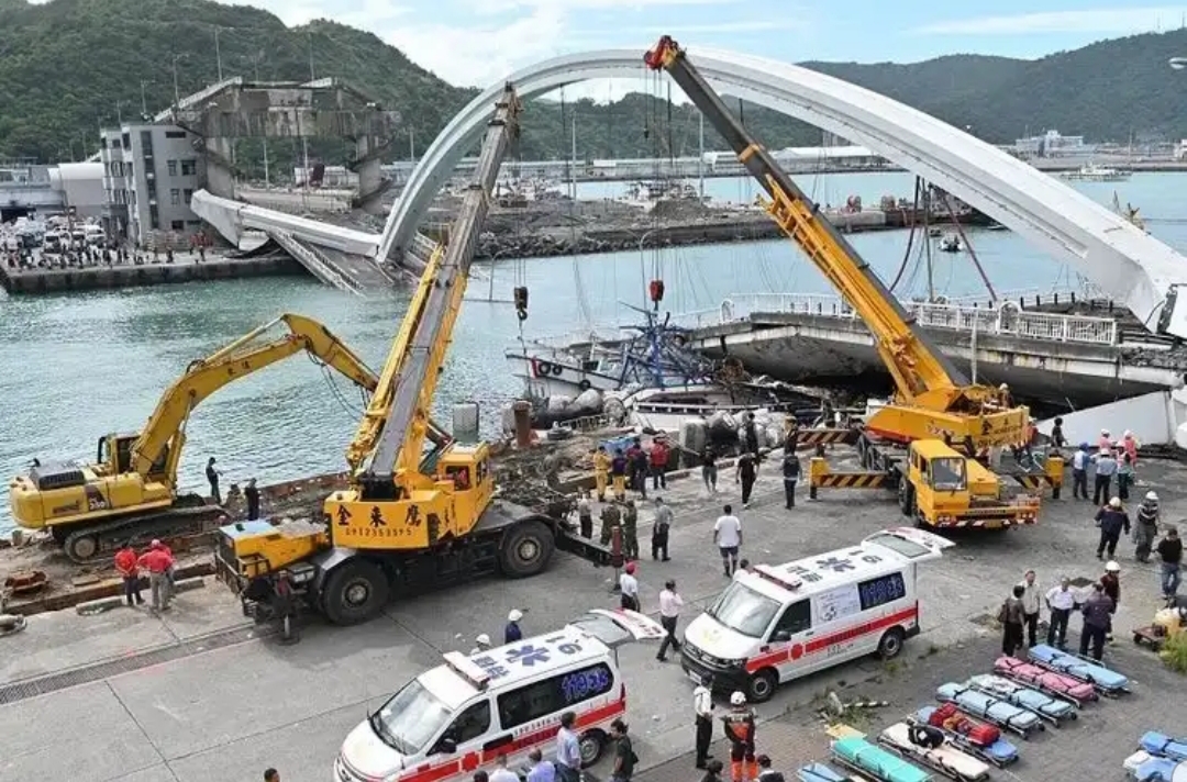 Jembatan Taiwan Ambruk 7 Korban, 3 WNI