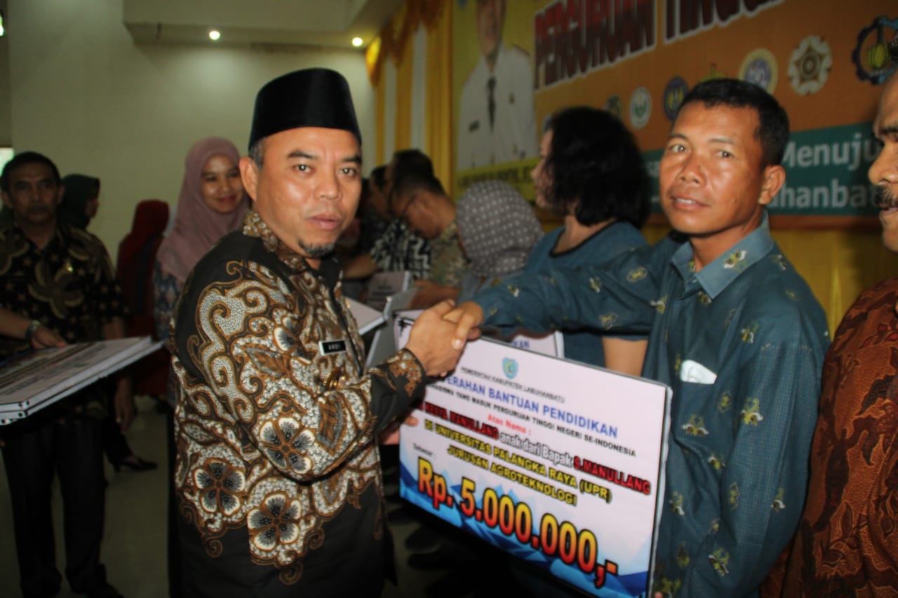 Bupati Labuhanbatu Motivasi 774 Orang Mahasiswa Untuk Belajar Di Perguruan Tinggi Negeri