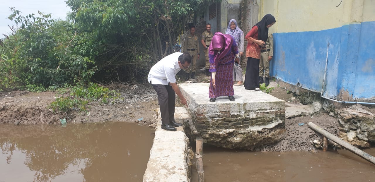 Ilyas Turun Tangan Atasi Aliran Air ke Sekolah