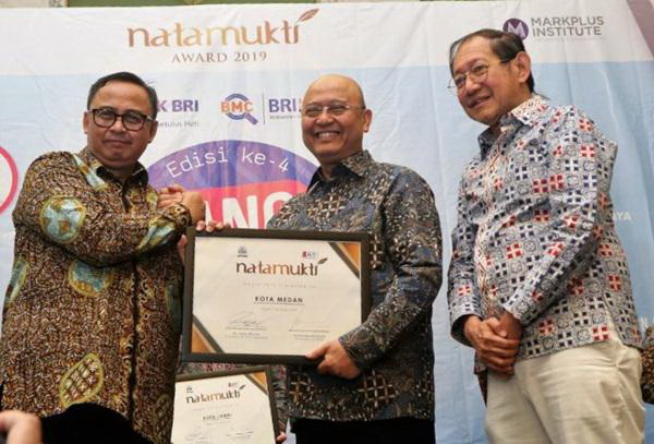 Wali Kota Medan Terima Penghargaan Natamukti