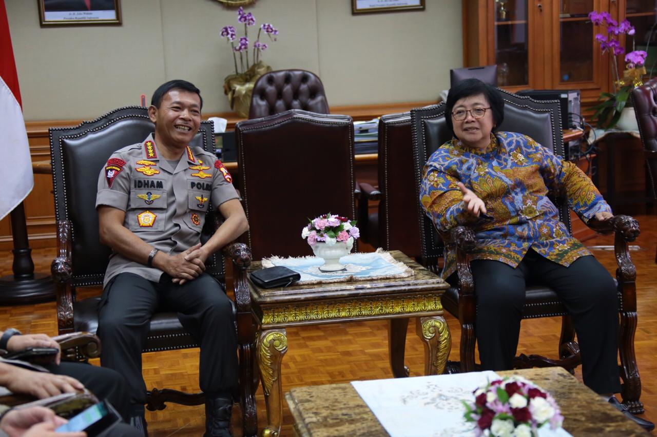 Kapolri Melaksanakan Silaturahmi dengan Menteri LHK, Dr. Ir. Siti Nurbaya Bakar,