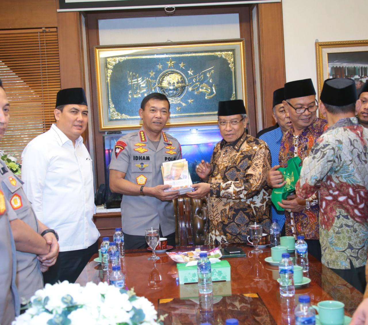 Kapolri  Silaturahmi dengan Ketua Umum PBNU 