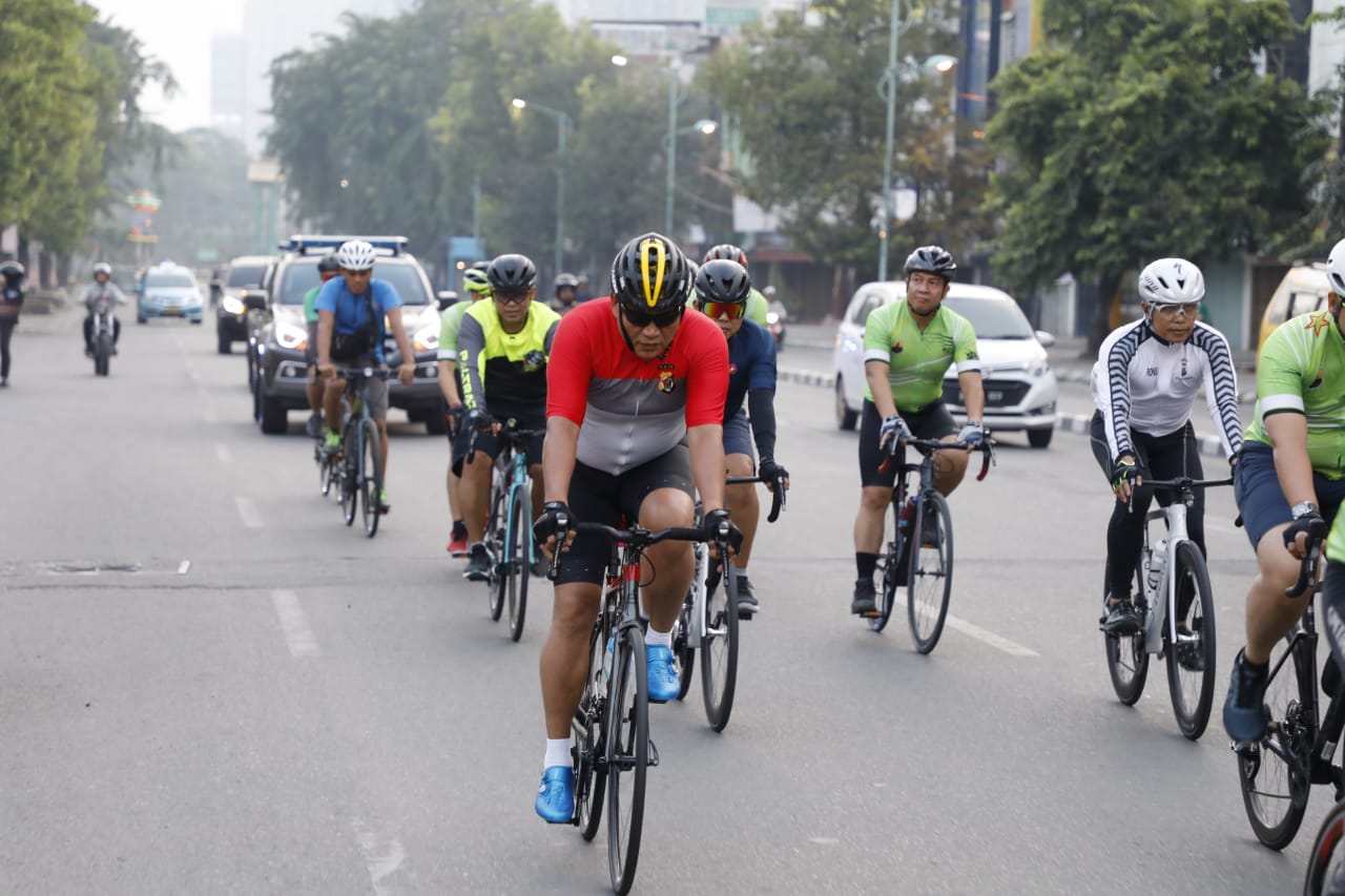 Kapolda dan PJU Poldasu Patroli Bersepeda Pantau Kamtibmas