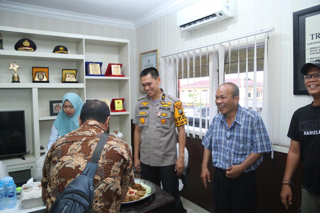 Kapolrestabes Medan Dapat Kejutan Dari Jurnalis