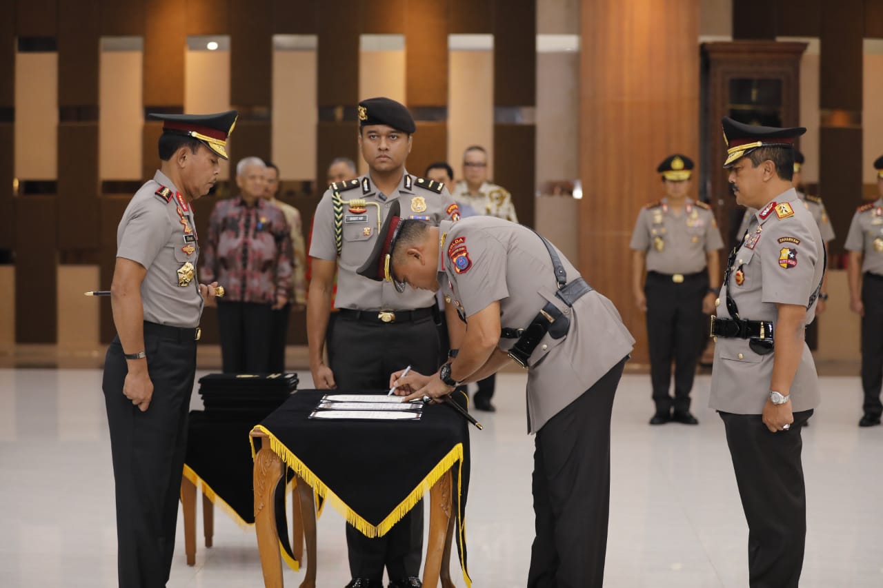 Kapolri Llantik Irjen Pol Martuani Sormin Sebagai Kapolda Sumut