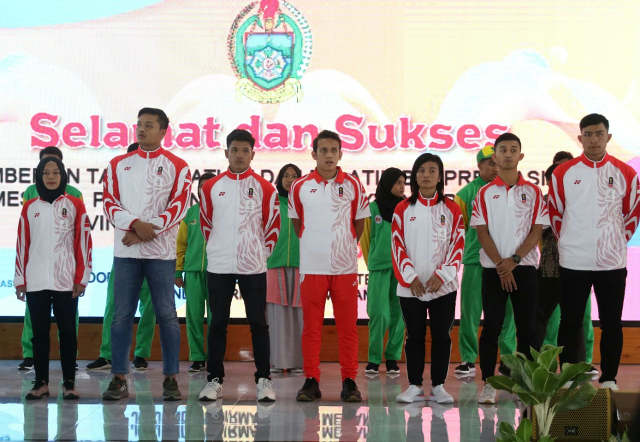 Gubsu Berikan Tali Asih Atlet Berprestasi