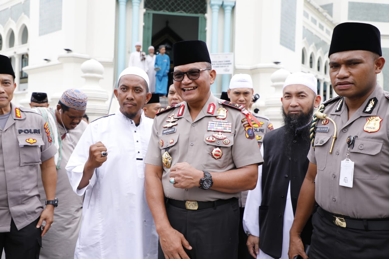 Safari Jumat Kapoldasu Kunjungi Mesjid Raya Al Mashun Medan