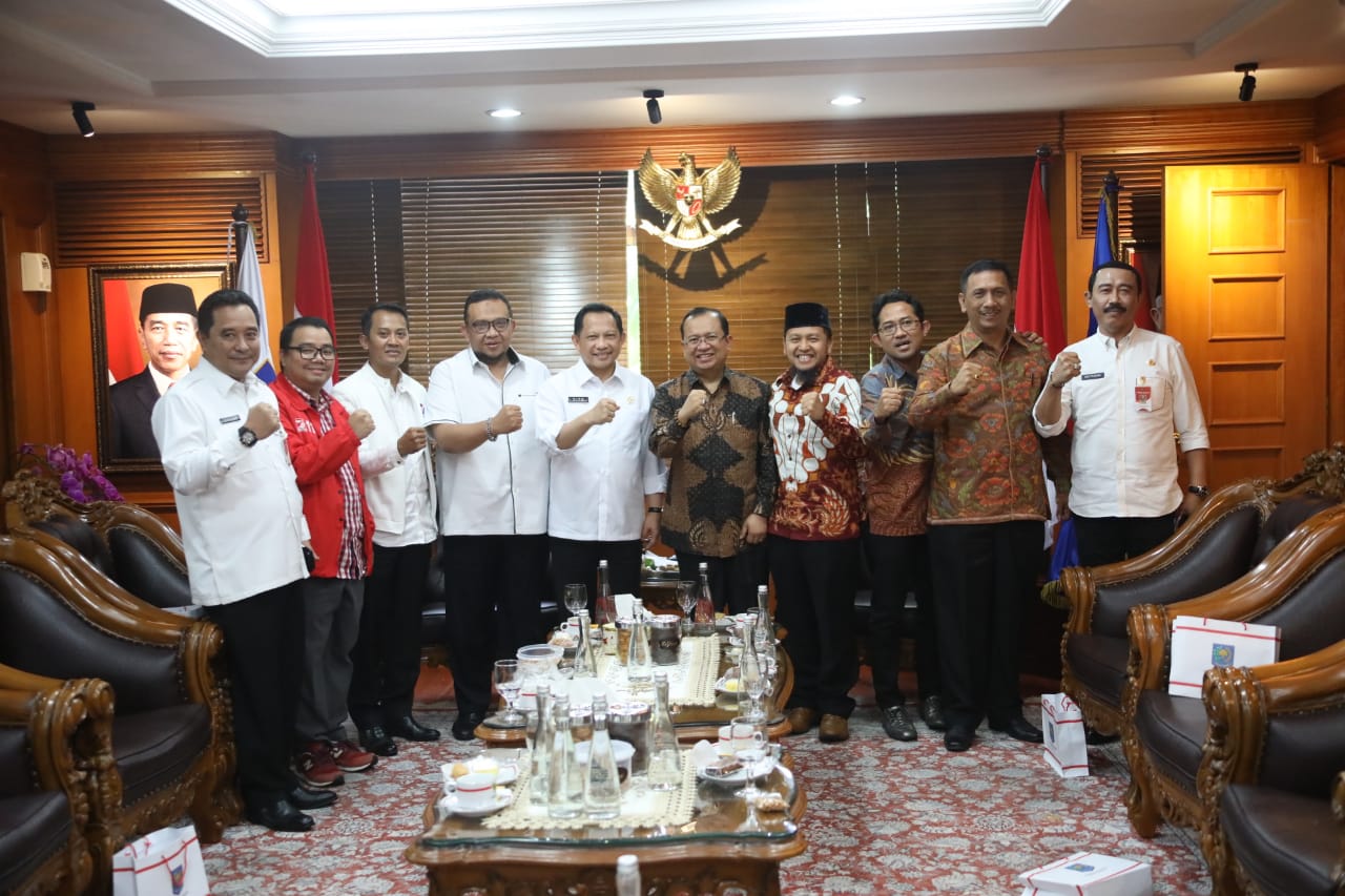 Mendagri Silaturahmi Bersama Sekjen 7 Partai Politik 