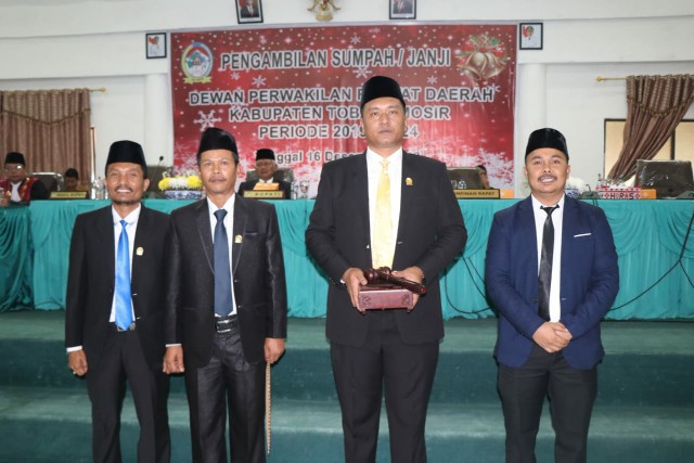 Tiga Pimpinan DPRD Tobasa Dilantik