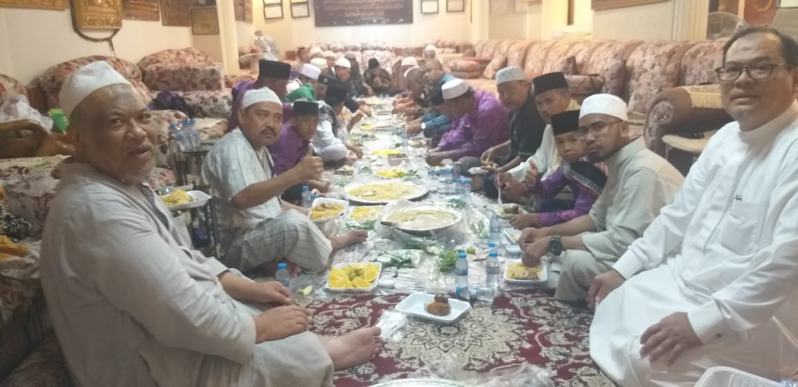 Sekda dan Jemaah Umroh Pemkab Labuhanbatu di Jamu Warga Saudi Arabia