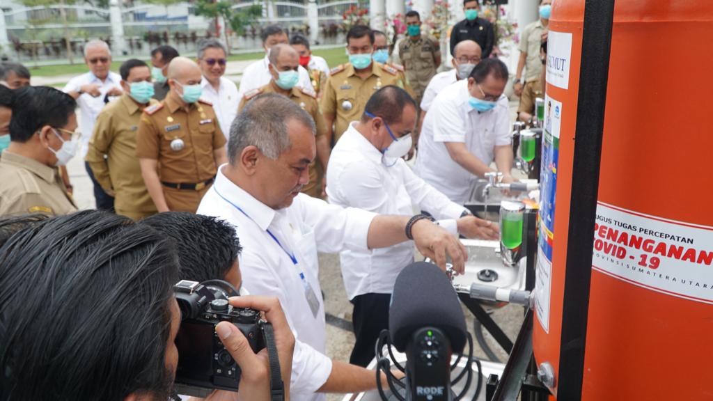 Bank Sumut Bantu Tangki Air untuk Cuci Tangan ke-21 Kecamatan