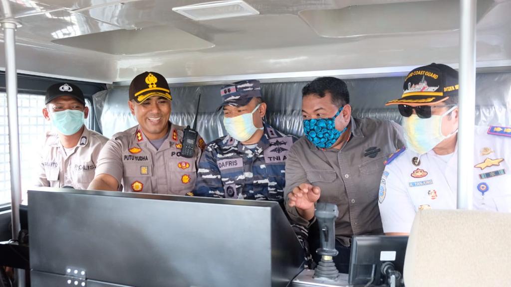 Pemko Tanjungbalai dan Polres  Semprotkan Desinfectan, Cegah Vobid - 19