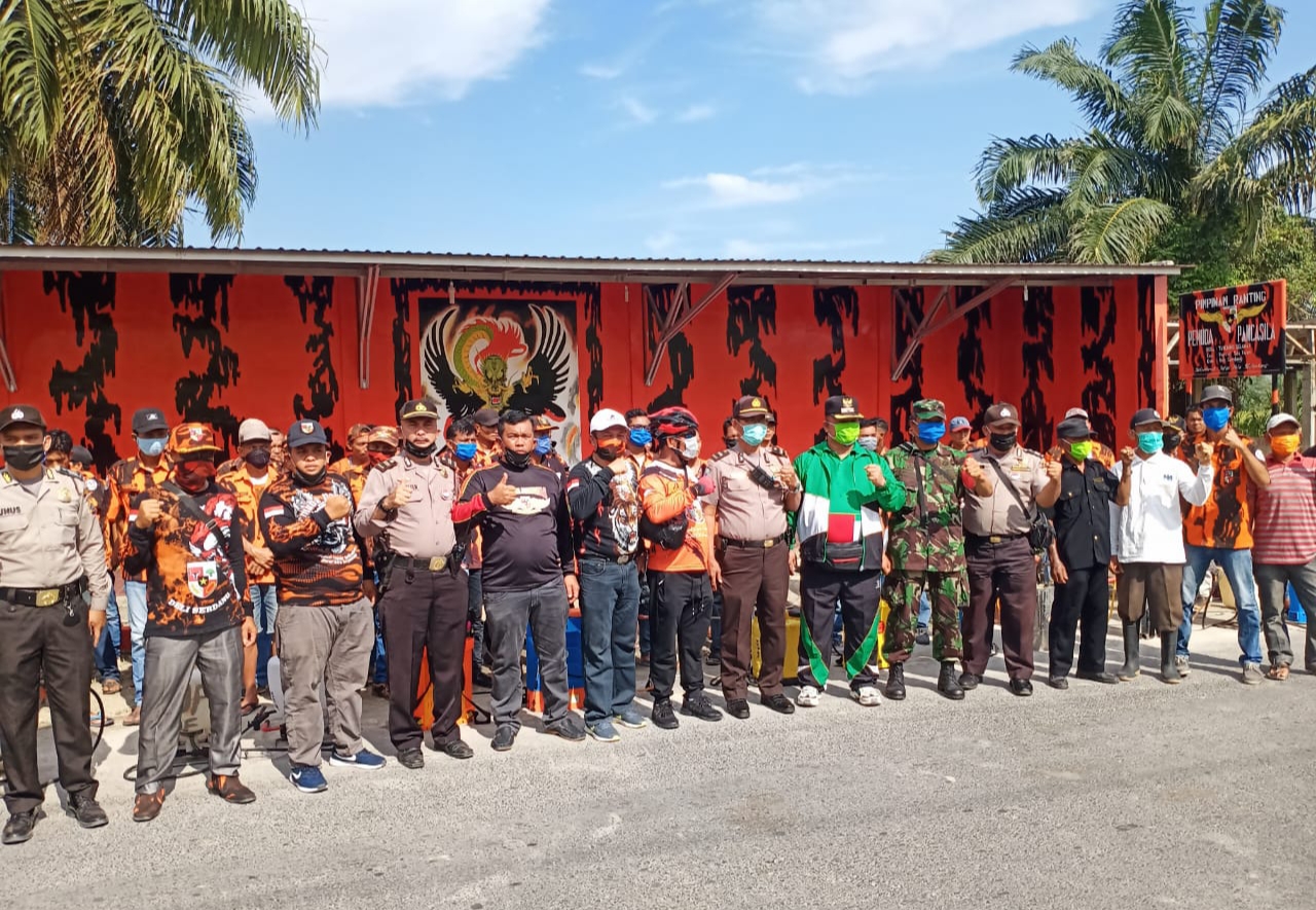 Ikut Cegah Wabah Corona, Muspika Percut Seituan dan Ranting Pemuda Pancasila Gelar Bakti Sosial 