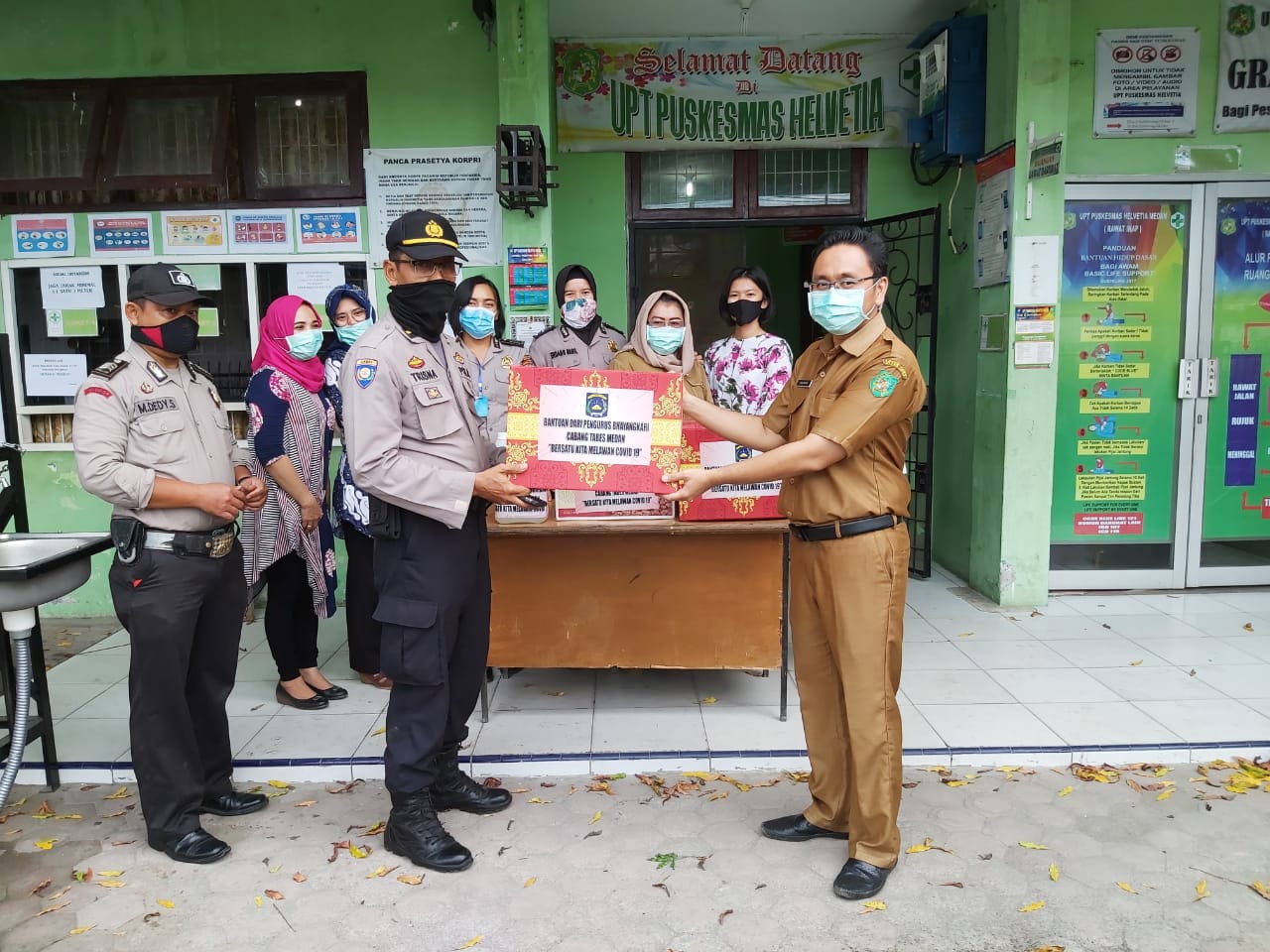 Pandemi Covid 19, Bhayangkari Cabang Polrestabes Medan Memberikan Bantuan Alat Medis