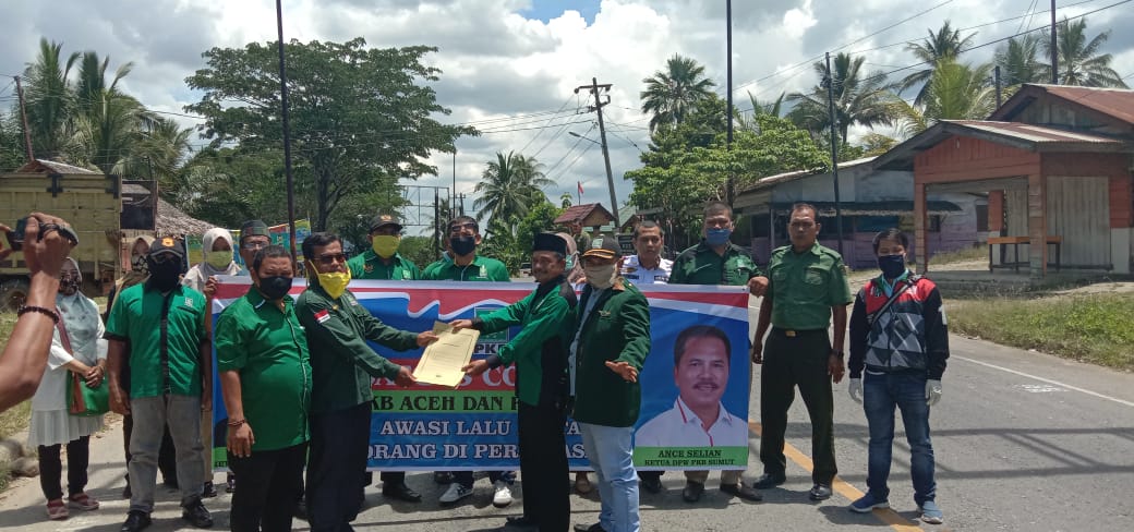 Peduli Covid 19, PKB Sumut Bagikan Masker dan Jaga Perbatasan Sumut-Aceh