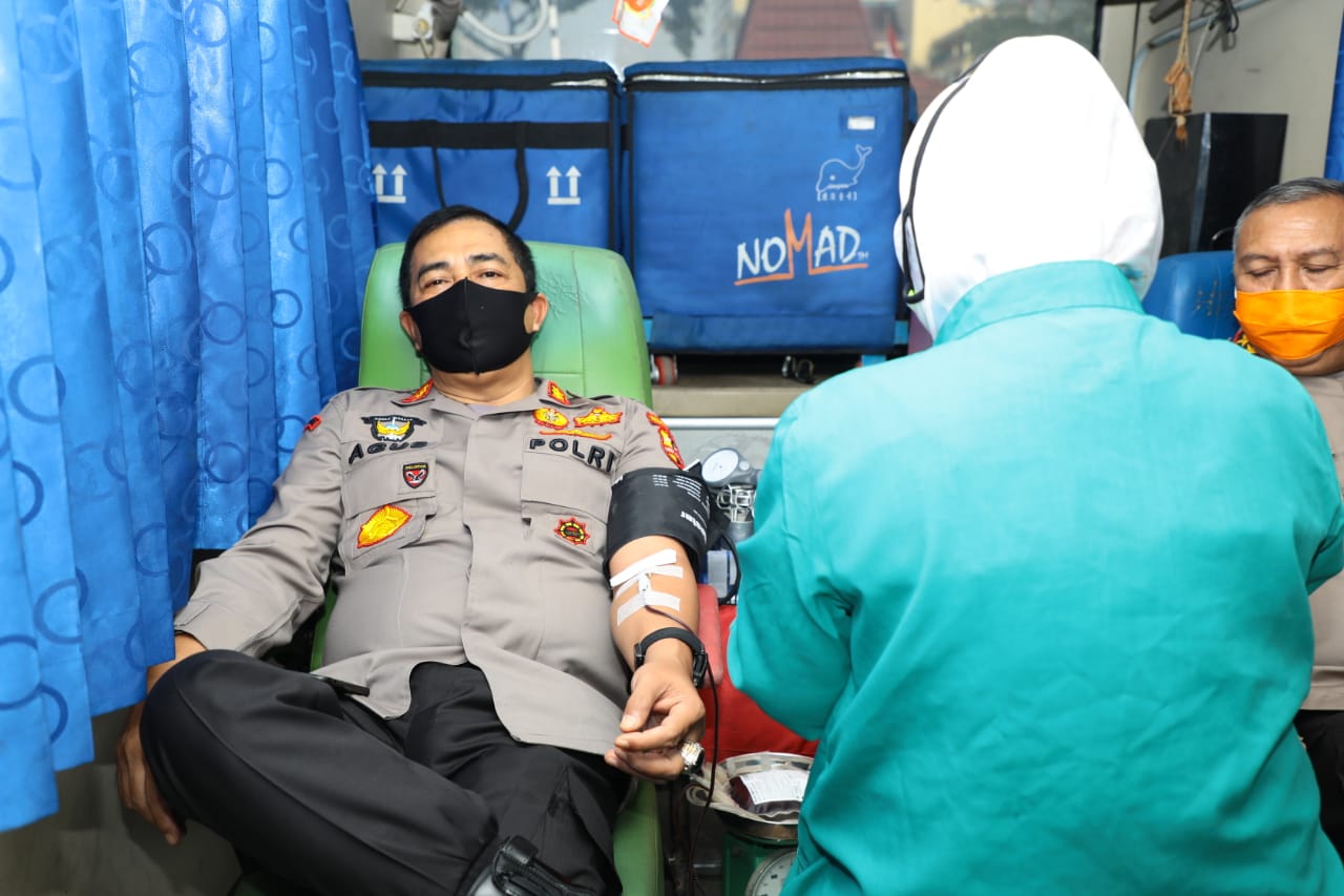 Kepala Badan Pemelihara Keamanan  Komjen Pol Drs Agus Andrianto SH, MH, Lakukan Donor Darah