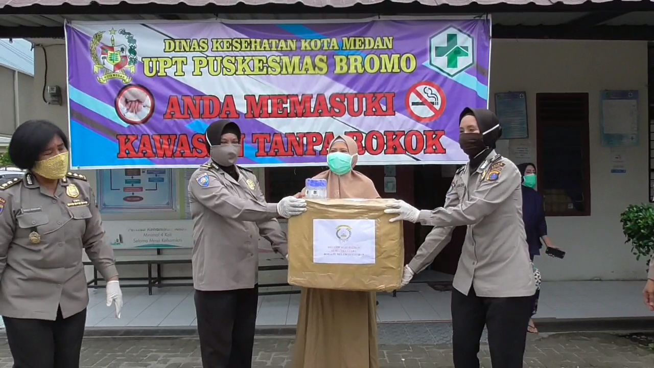 Dit Binmas Polda Sumut Salurkan Bantuan APD dan Alat Kesehatan Tangani Covid-19