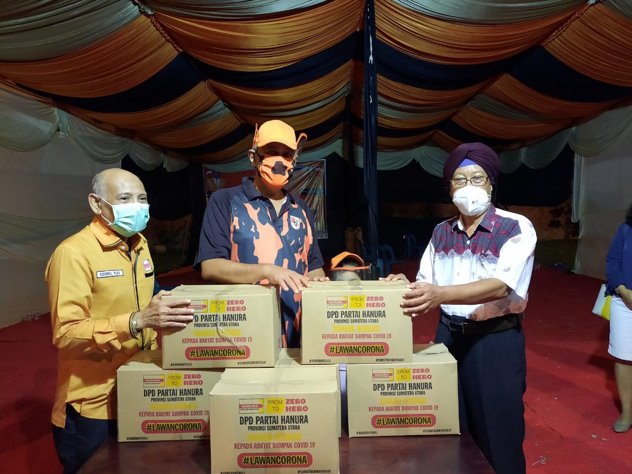 Kodrat Shah Bantu Karyawan dan Petugas Medis Rumah Sakit   