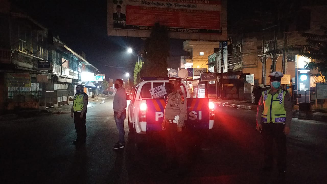 Minimalisir Mudik, Satlantas Polres Tanjungbalai Sekat Jalan, Polres Tanjungbalai Gelar Patroli Subuh Tindak Aksi Balap Liar