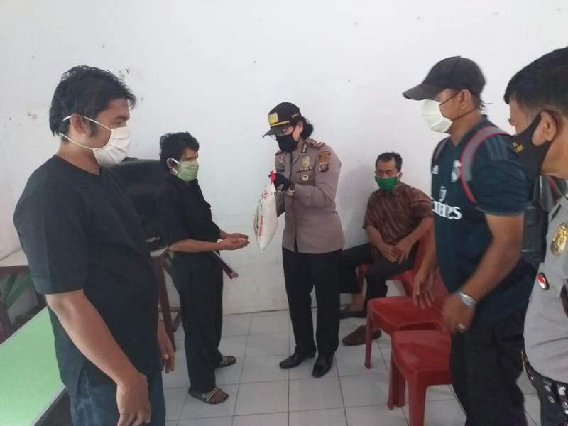 Jelang Ramadhan 1441 H Polsek Medan Baru Gelar Baksos Peduli Covid-19