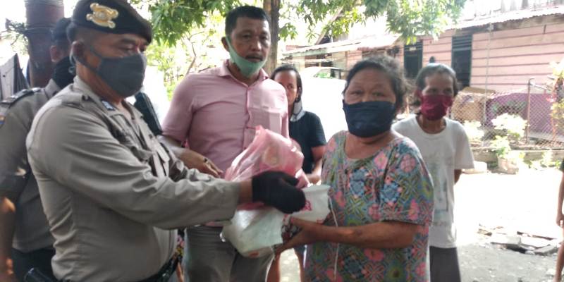 Polsek Medan Timur Dor to Dor Salurkan Sembako ke Masyarakat