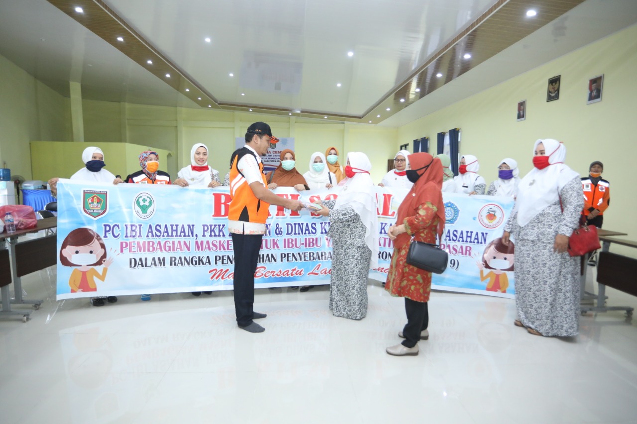 TP PKK Asahan Bekerjasama dengan IBI dan DinKes Asahan Bagikan Masker Cegah Covid-19 di Kabupaten Asahan
