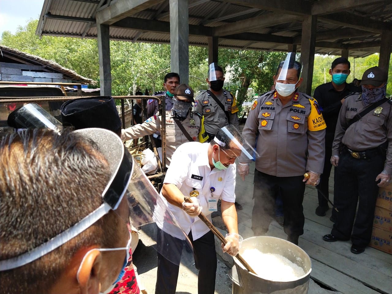 Tiga Pilar Buat Dapur Umum, Bupati: Kondisi Covid-19 Membuat Galau Semua