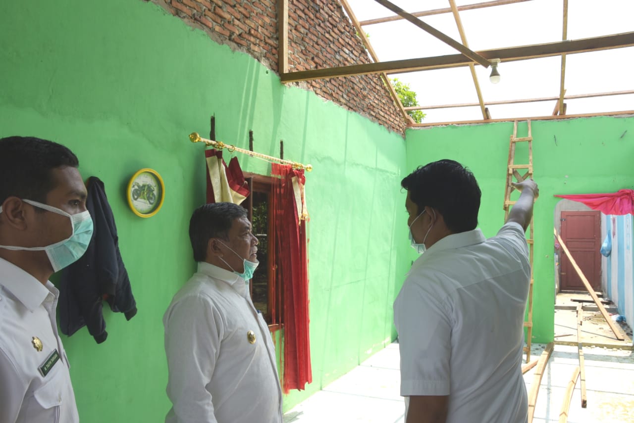 Wabup Tinjau Korban Puting Beliung di Kecamatan Patumbak