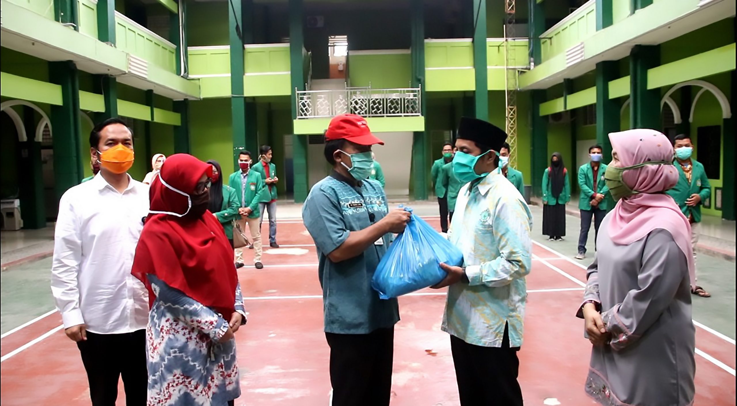 GTTP Covid-19 Sumut Salurkan Bantuan 1.892 Sembako untuk Mahasiswa