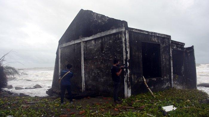 Akibat Abrasi Laut Ancam Permukiman Puluhan Warga Panik