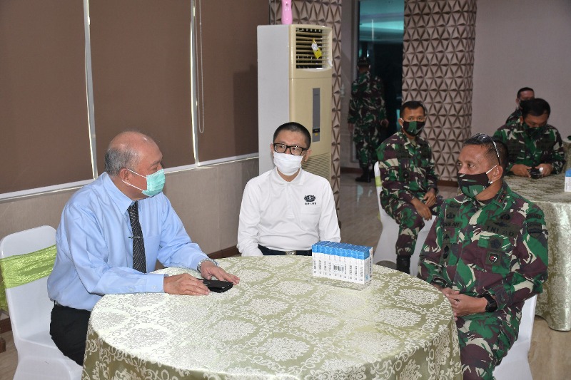 Budha Tzu Chi Berikan Bantuan 2000 Kotak Obat Gejala Covid 19