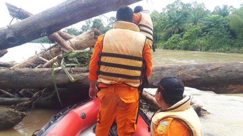 Korban Hilang Terseret Arus Sungai di Krueng Woyla Aceh Barat Belum Ditemukan