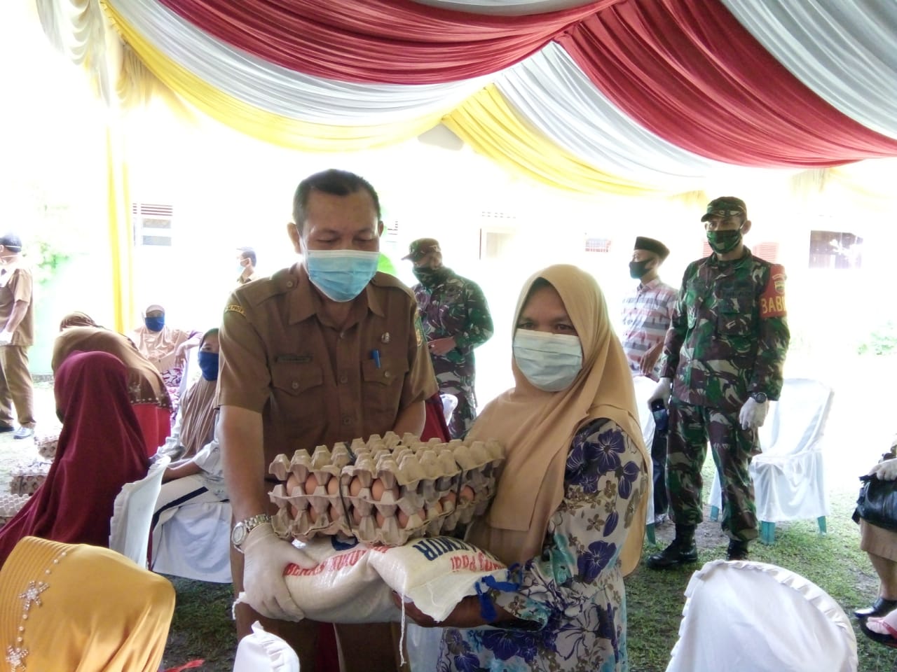 Warga Langkat Positif Covid 19 Bertambah-Sekda Salurkan Bansos di Tiga Kecamatan