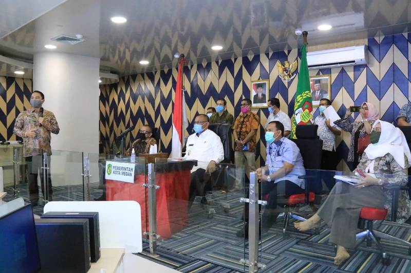 Akhyar Uji Coba Pendaftaran Siswa Baru SMP Negeri Melalui Situs Online