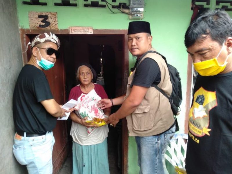 Lagi, Ketua Pewarta Lakukan Bakti Sosial Peduli Masyarakat, Penderita Cacat, Fakir Miskin, Anak Yatim dan Janda Terima Dana dan Sembako