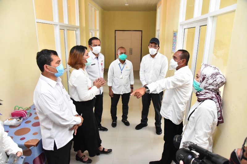 Pertahankan Humbahas Zona Hijau,  Edy Rahmayadi Salurkan Bantuan Alat Kesehatan