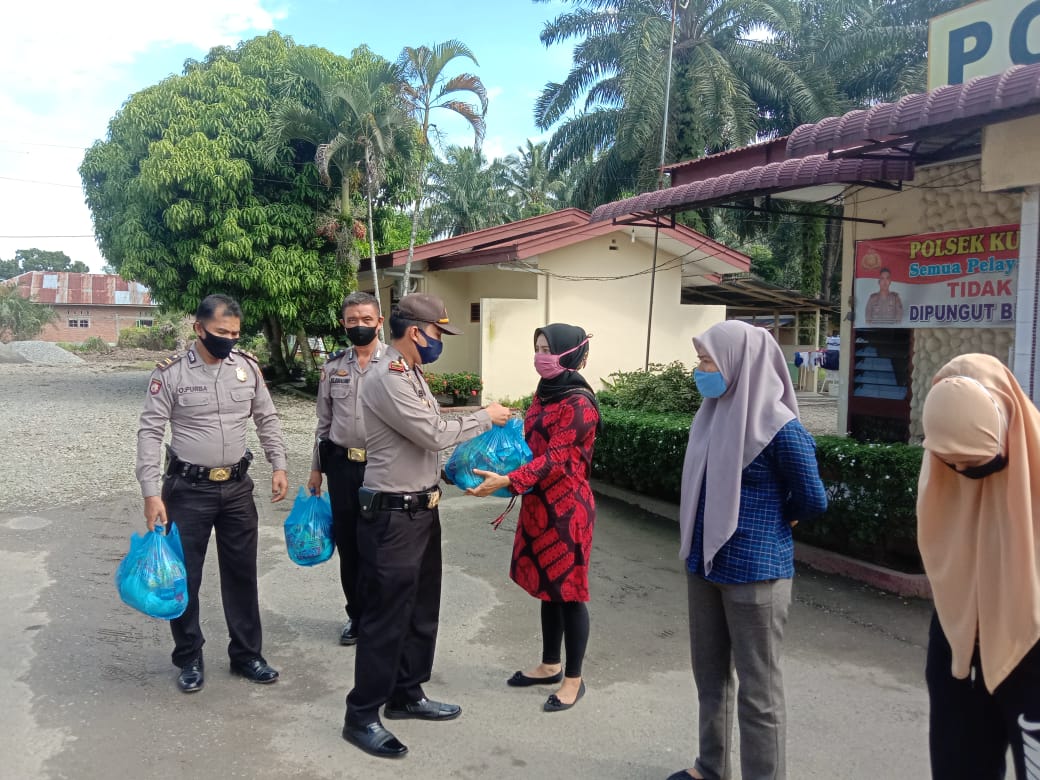 Sambut Hut Bhayangkara Ke 74 Polsek Kuala Laksanakan Bakti Sosial