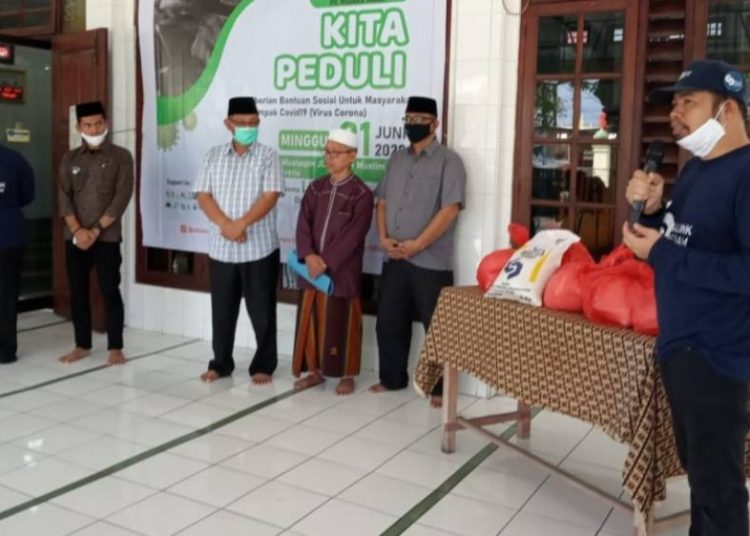 Pemko Medan Salink Covid-19 dan GMM Bagikan Sembako
