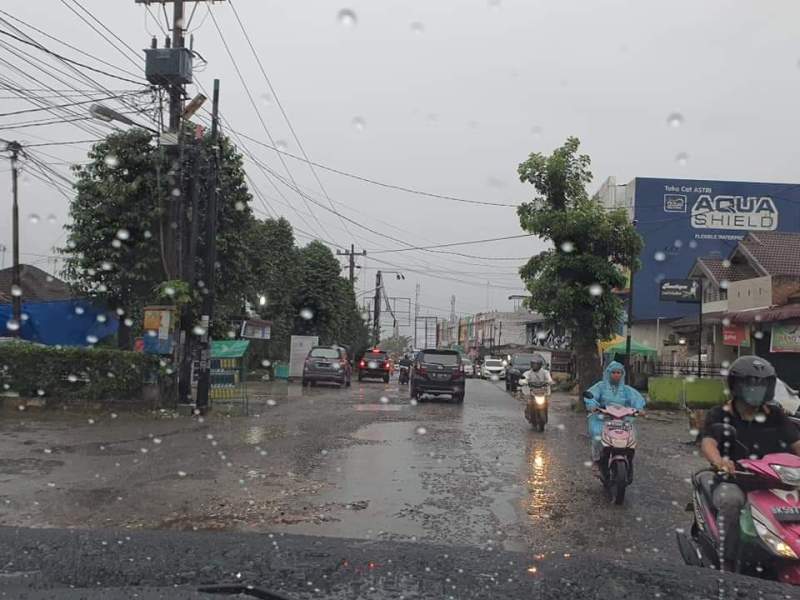 Warga Minta Jalan Karya Wisata Segera Dibuat Drainase