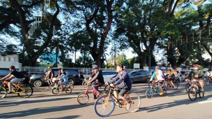 Pesepeda Ramaikan Pusat Kota Medan