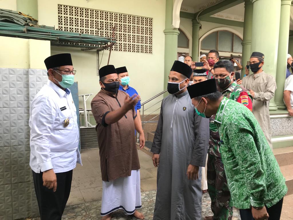 Bangun Silaturahmi dan Serap Aspirasi Jamaah, Akhyar Imbau Jamaah Masjid Al Falah Terapkan Perwal AKB
