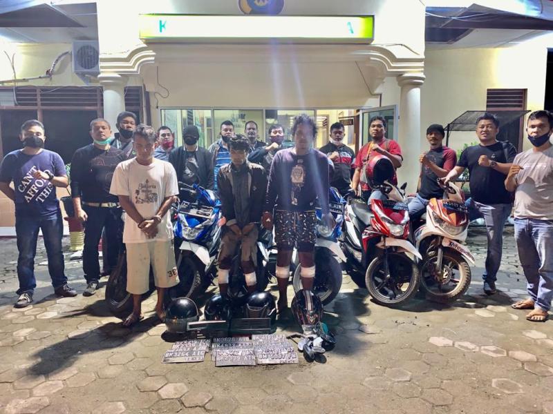 Polsek Delitua Tembak 2 Pelaku Curanmor, 1 Orang penadah 5 Unit Sepmor Diamankan