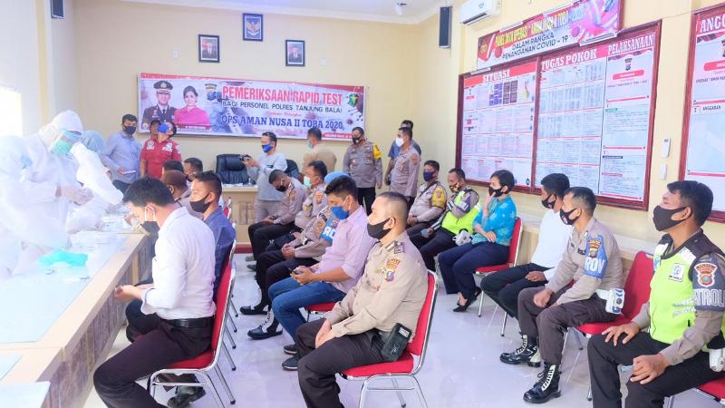 Dalam Rangka Ops Aman Nusa II Toba 2020, 100 Orang Personel Polres Tanjungbalai Lakukan Pemeriksaan Rapud Test Tahap II