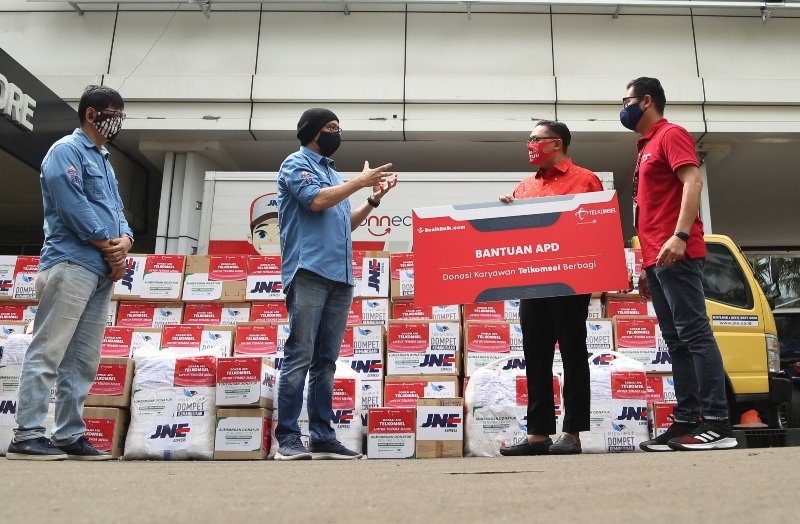 Telkomsel Salurkan Donasi dari Karyawan dan Jajaran Direksi, Bantu Masyarakat Hadapi Masa Pandemi