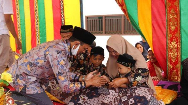 Satu Keluarga asal Nias Dapat Identitas Baru 